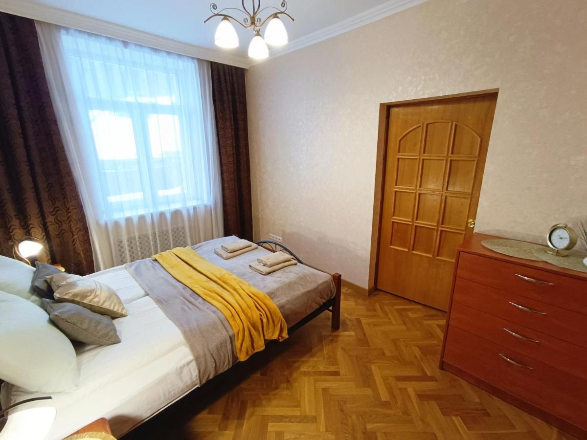 Old Town Retreat With Stunning Views 2 Bedroom Apartment Nearby The Church Of Saint Peter Riga Buitenkant foto