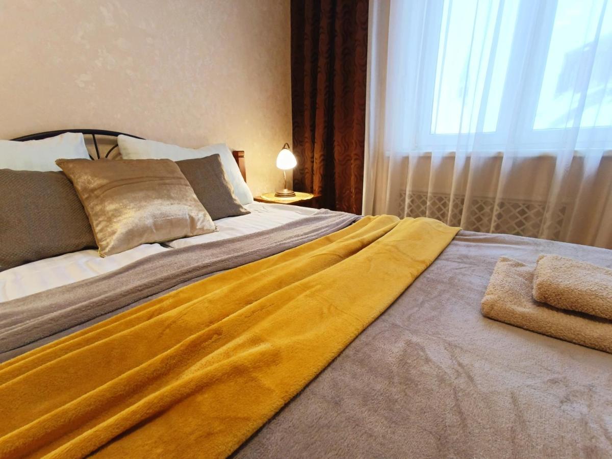 Old Town Retreat With Stunning Views 2 Bedroom Apartment Nearby The Church Of Saint Peter Riga Buitenkant foto