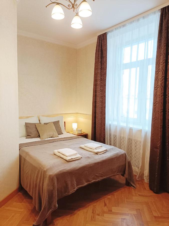 Old Town Retreat With Stunning Views 2 Bedroom Apartment Nearby The Church Of Saint Peter Riga Buitenkant foto