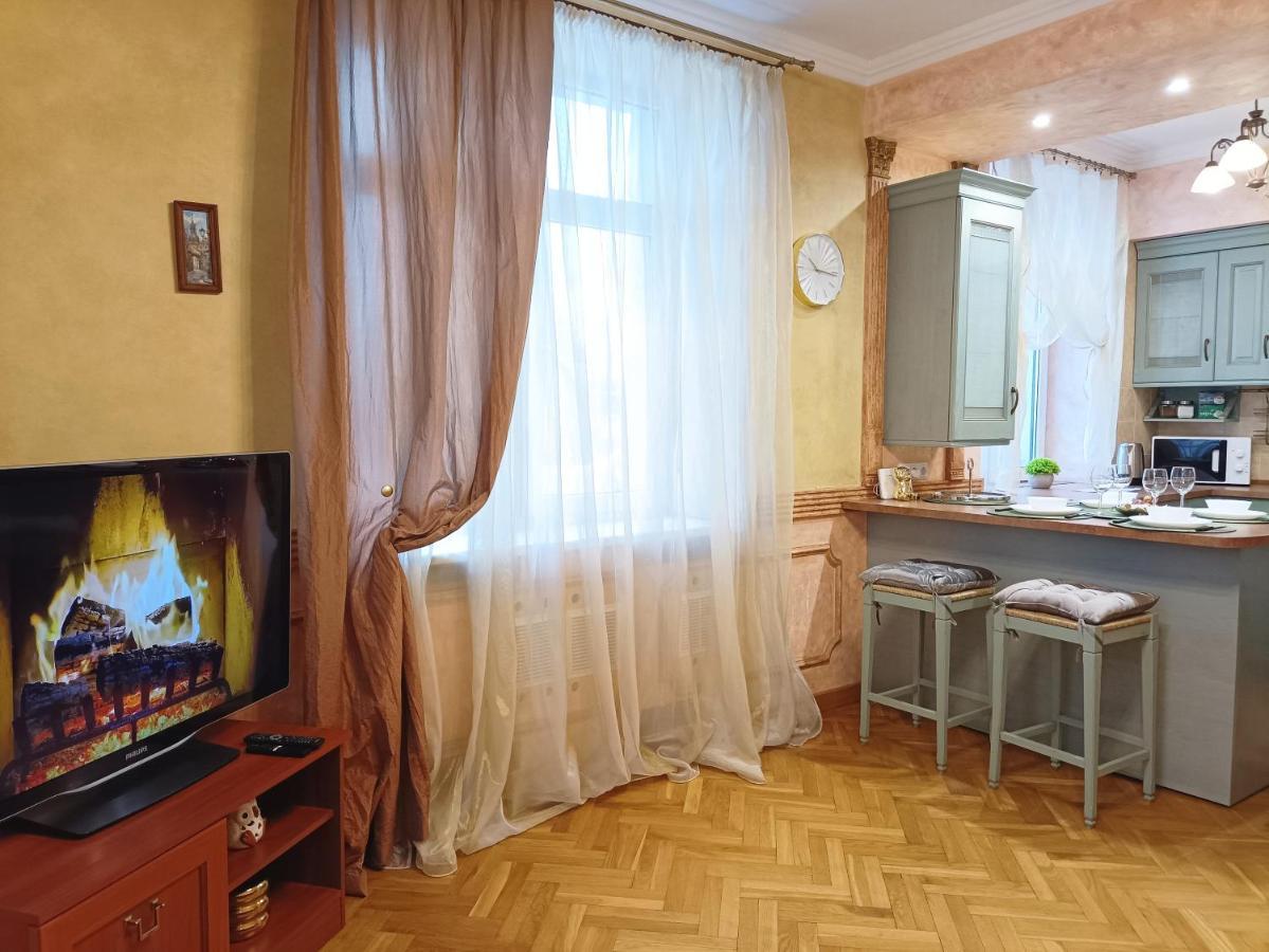 Old Town Retreat With Stunning Views 2 Bedroom Apartment Nearby The Church Of Saint Peter Riga Buitenkant foto