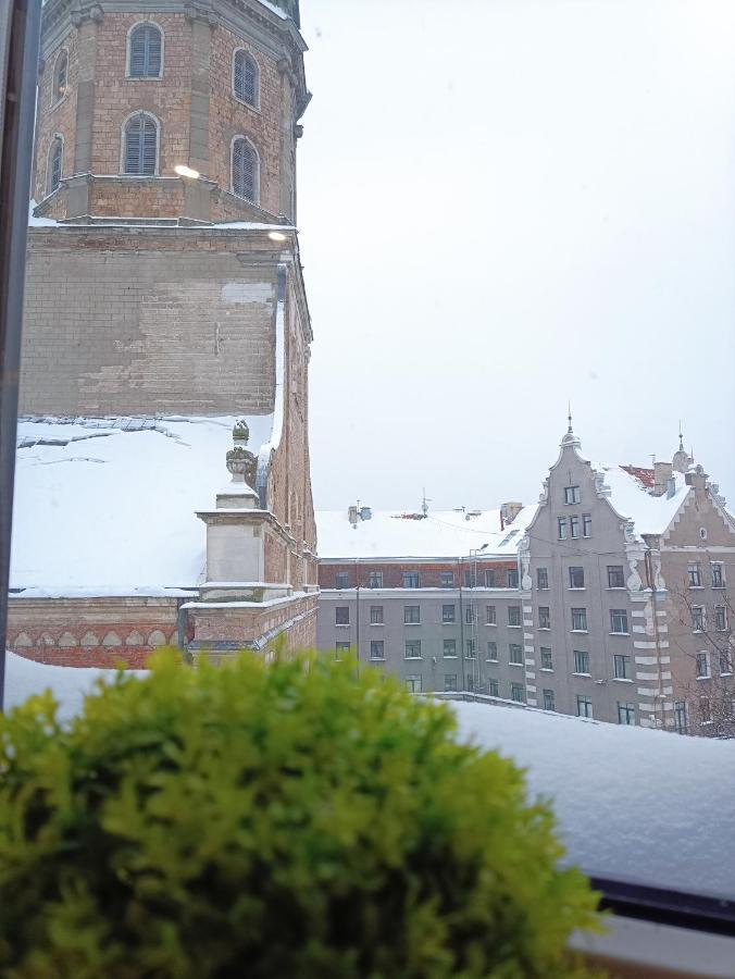 Old Town Retreat With Stunning Views 2 Bedroom Apartment Nearby The Church Of Saint Peter Riga Buitenkant foto