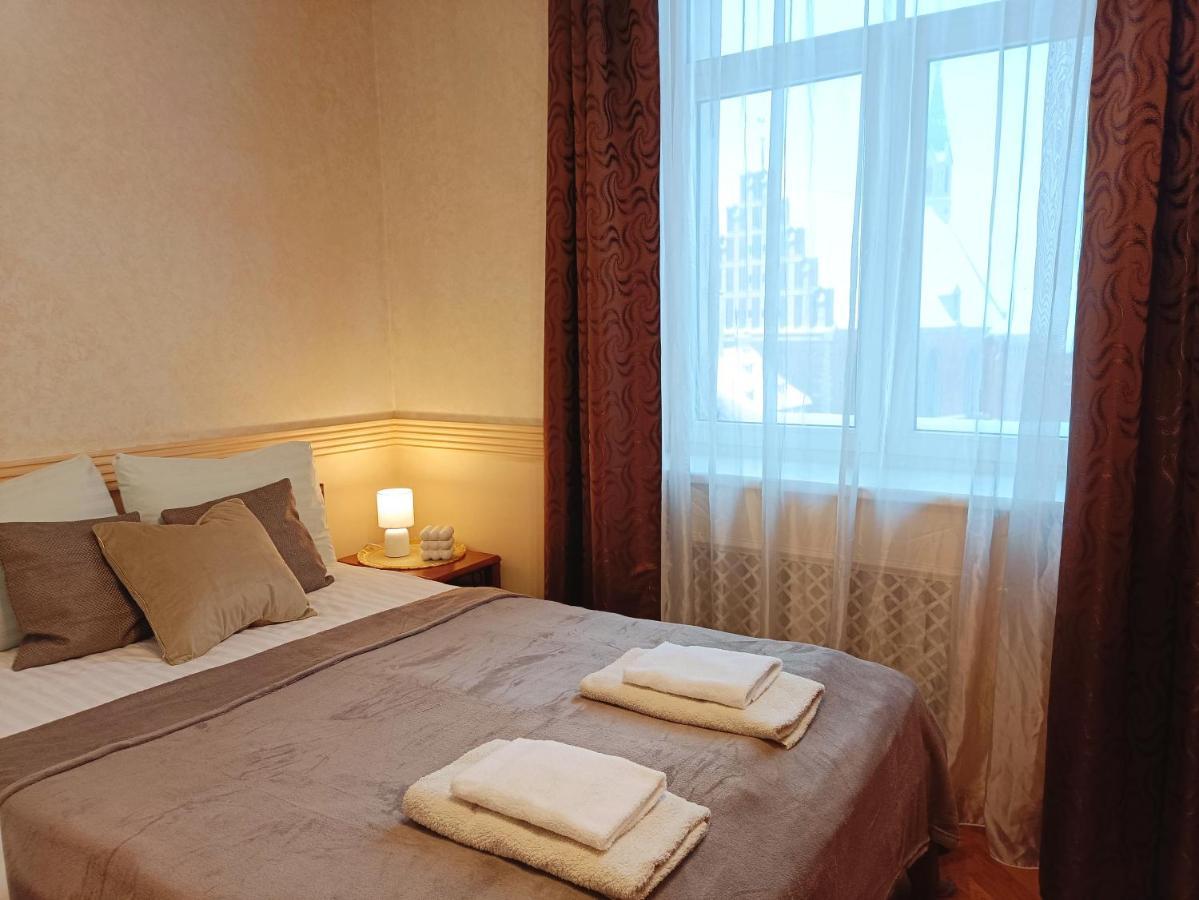 Old Town Retreat With Stunning Views 2 Bedroom Apartment Nearby The Church Of Saint Peter Riga Buitenkant foto