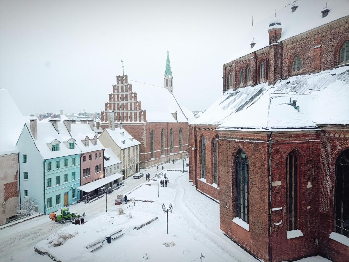 Old Town Retreat With Stunning Views 2 Bedroom Apartment Nearby The Church Of Saint Peter Riga Buitenkant foto
